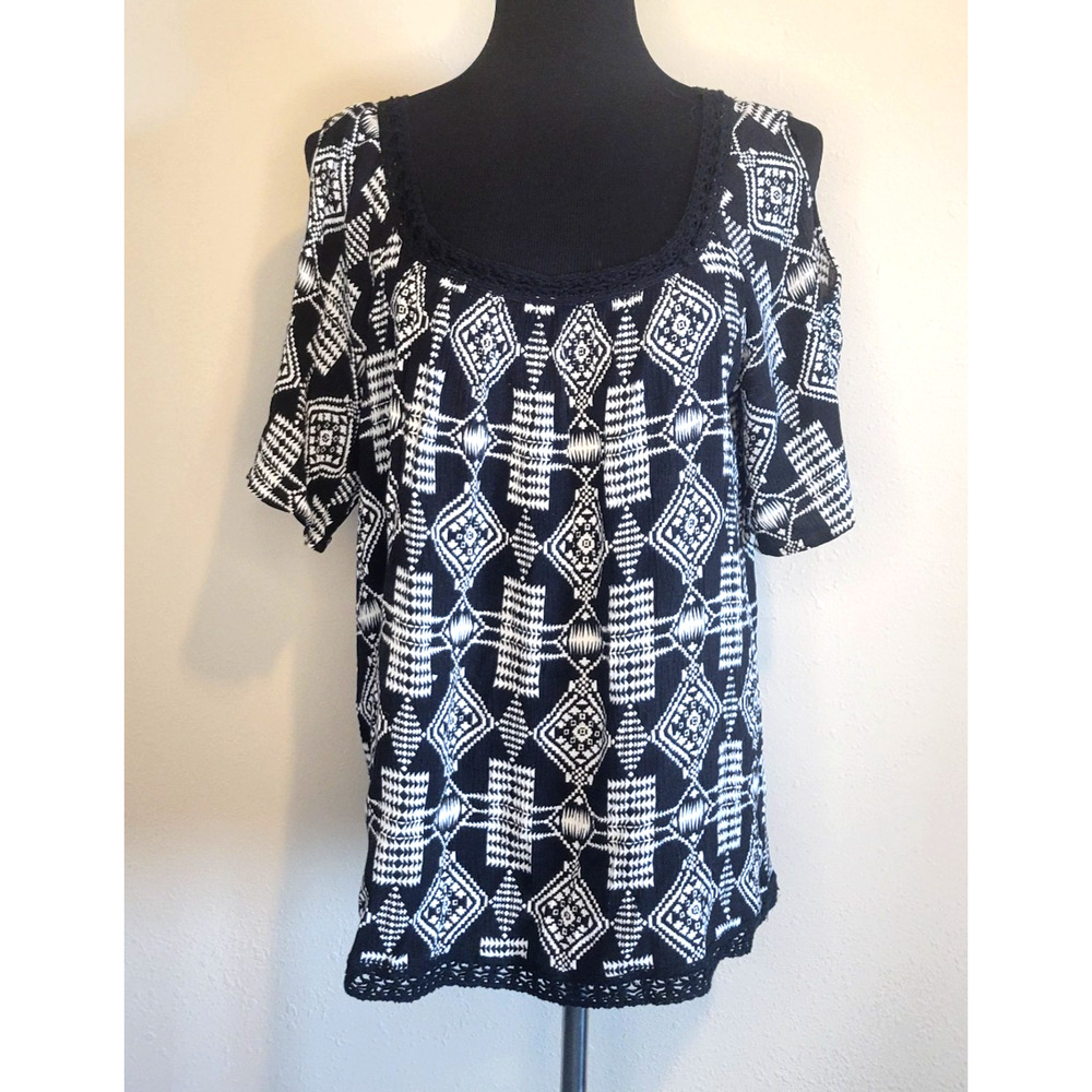 NY Collection Women’s Cold Shoulder Top 1X Short Sleeve Crochet Trim Blouse